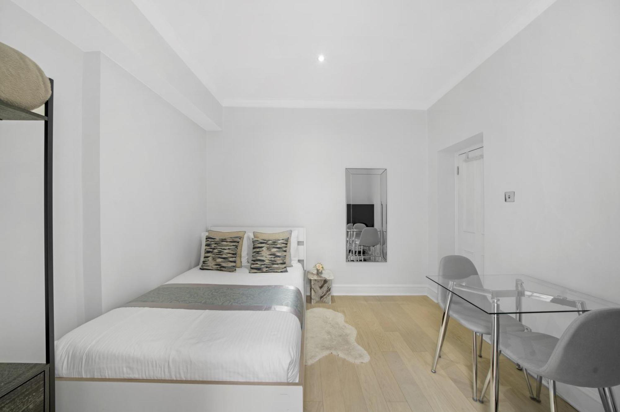 Oxford Street Homestay London Exterior photo